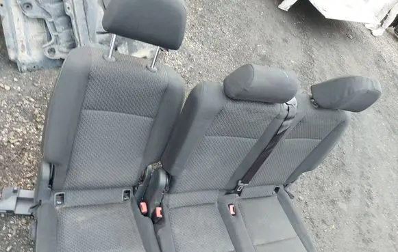 Volkswagen Caddy Second row seats 