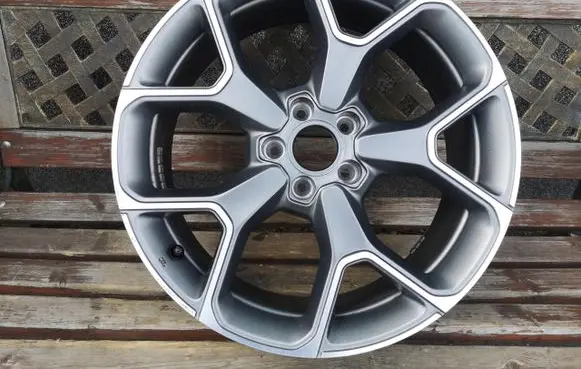 Fiat 500X R19 alloy rim 