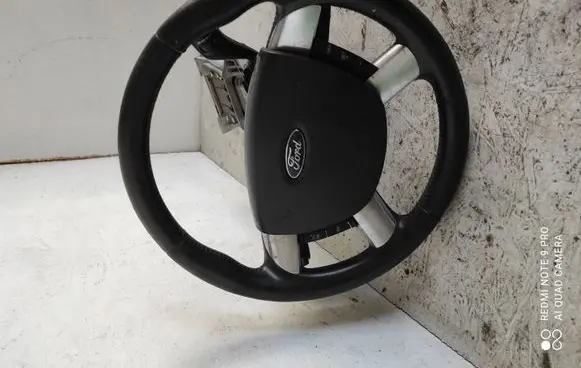 Ford Focus C-MAX Steering wheel