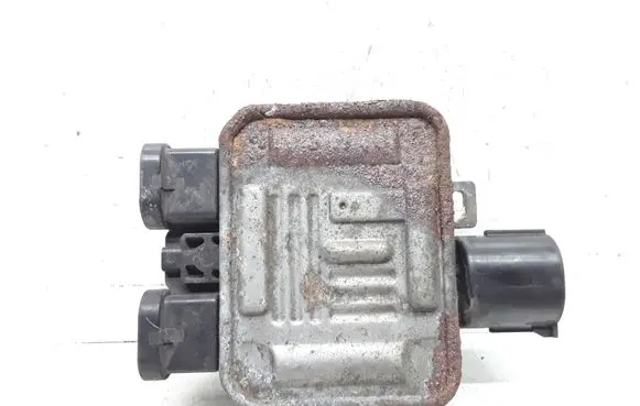 Volvo S60 Coolant fan relay 940013801