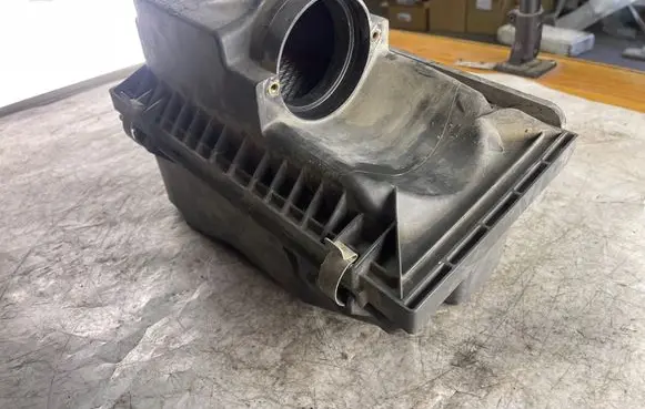 Dodge Caliber Air filter box 04891820ab