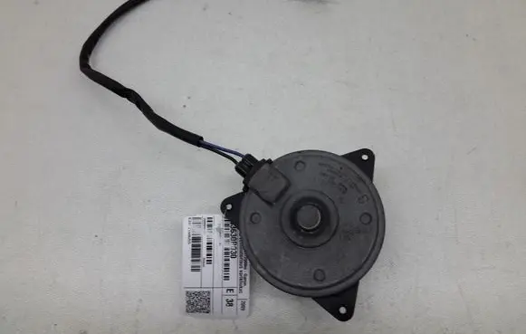 Toyota Avensis T270 Radiator cooling fan shroud 163630R030