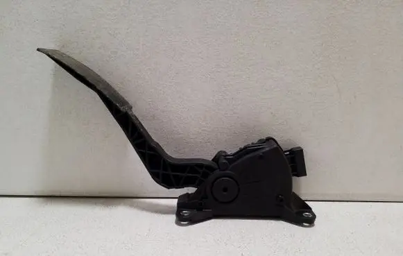 Nissan Navara D23 Accelerator throttle pedal 180024KJ0A