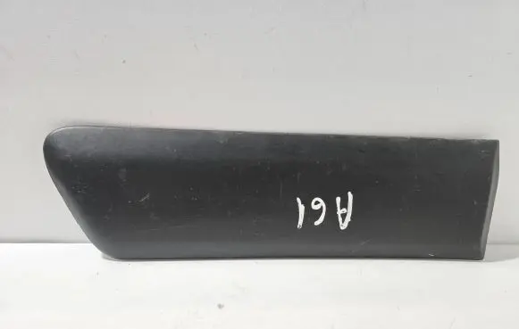 Rear fender molding trim