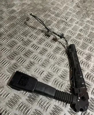 BMW 4 F32 F33 Front seatbelt buckle 7259388 34110148E 1B14514