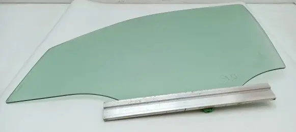 Mercedes-Benz ML W163 Front door window glass four-door A1637200118 43R008010