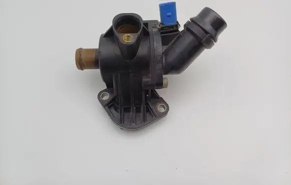 Audi A4 S4 B6 8E 8H Thermostat housing 06B121111K