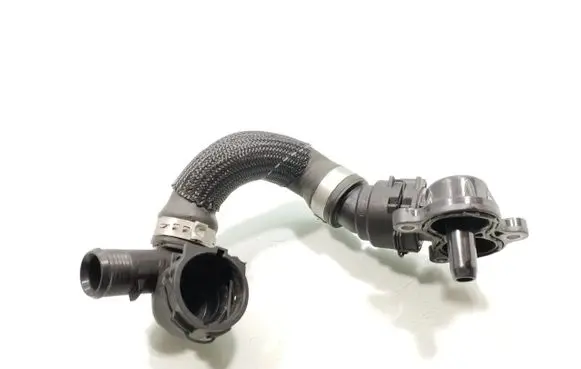 Mini Cooper Countryman F60 Engine coolant pipe/hose 8631943