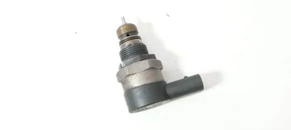 Audi A6 S6 C6 4F Fuel pressure regulator 057130764F