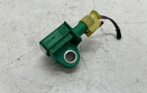 Volkswagen Golf VI Airbag deployment crash/impact sensor 5K0959351