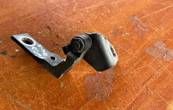 Ford S-MAX Front door lower hinge 