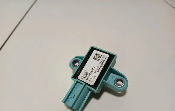 Audi A4 S4 B8 8K Airbag deployment crash/impact sensor 8K0955557C 5WK4380902