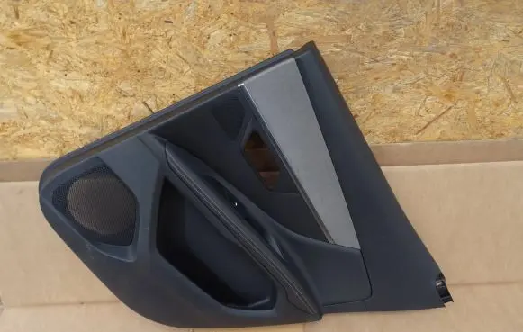 Peugeot 3008 II Coupe rear side trim panel 9815804477 9810516277 981580467Z