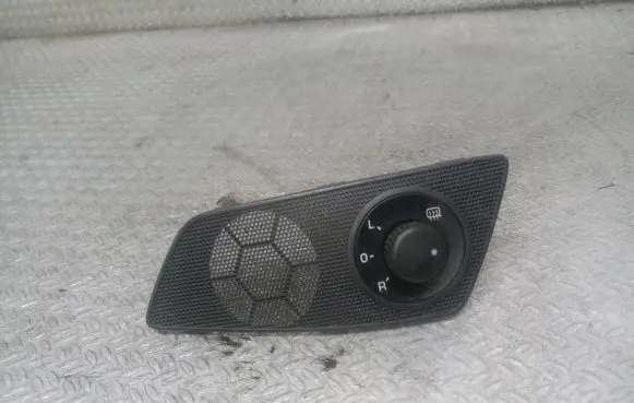 Skoda Octavia Mk2 (1Z) Electric window control switch 1Z1959565A