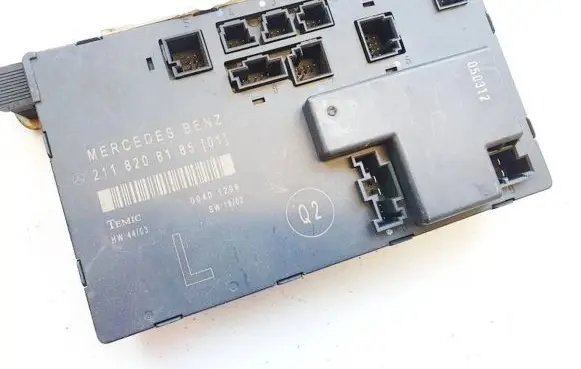 Mercedes-Benz E W211 Door control unit/module 2118208185 00401298