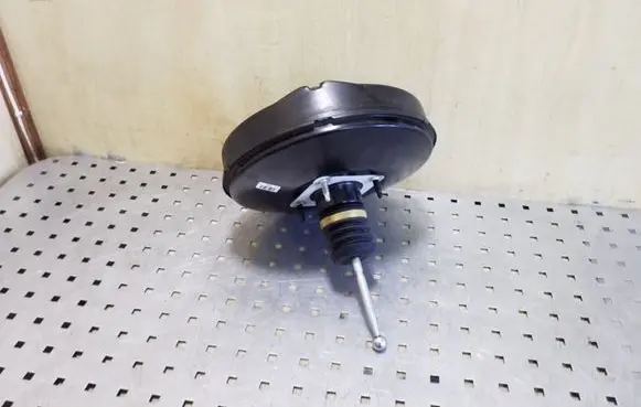 Volkswagen Eos Brake booster