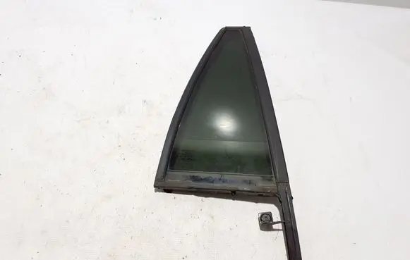 Volvo XC90 Rear vent window glass 30799350