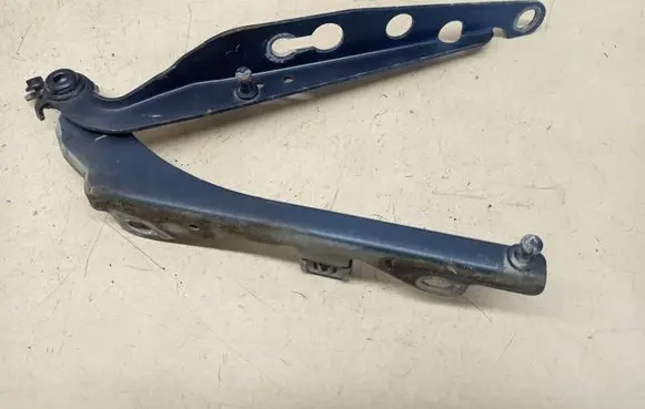 Volvo V70 Tailgate/trunk/boot hinge 
