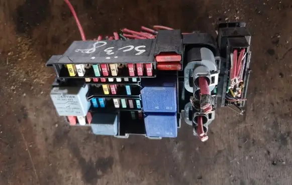 Renault Scenic III - Grand scenic III Fuse module