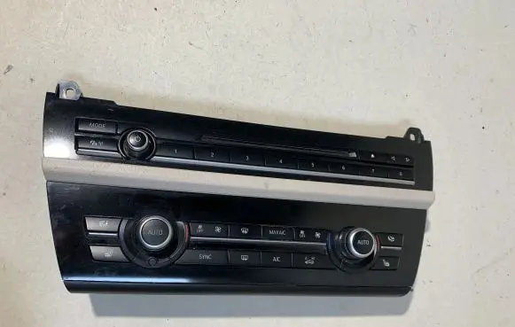 BMW 5 F10 F11 Climate control unit 6805770
