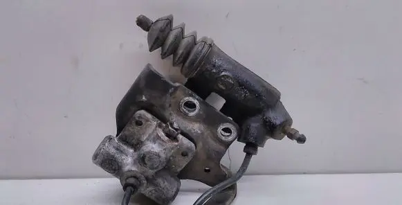 Clutch slave cylinder