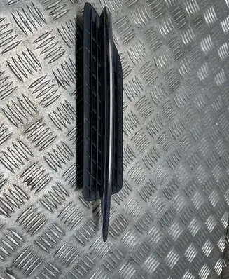 Mercedes-Benz SLK R172 Fender grill A1726900479