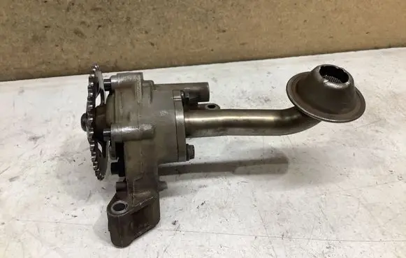 Volkswagen Golf VI Oil pump 06A115121