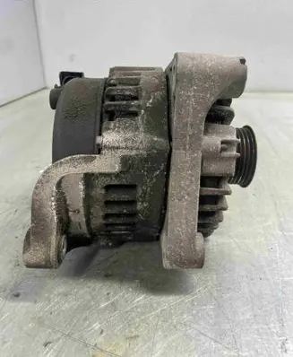 BMW 3 E90 E91 Generator/alternator 2543461D