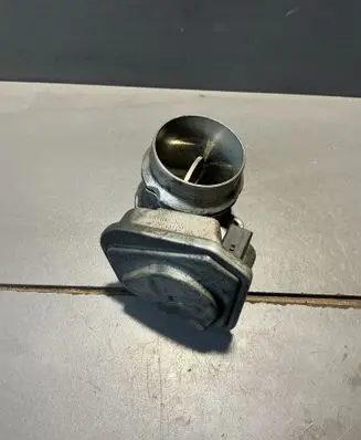 BMW 7 E65 E66 Throttle body valve 779148102