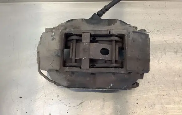 BMW 7 E38 Front brake caliper 