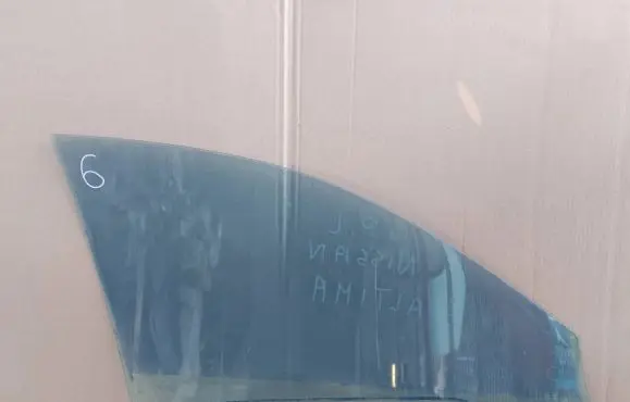 Nissan Altima Front door window/glass (coupe) 