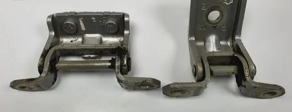 Nissan Primera Rear door hinge set 