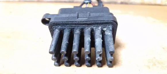 Ford Focus C-MAX Heater blower motor/fan resistor 6g9t19e624