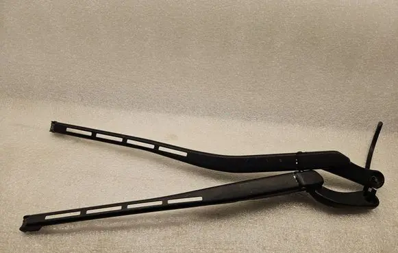 Audi A6 Allroad C5 Front wiper blade arm 4B1955407D 4B1955408D
