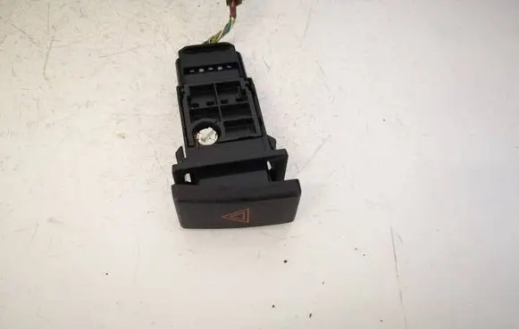 Toyota Avensis T250 Hazard light switch 157963