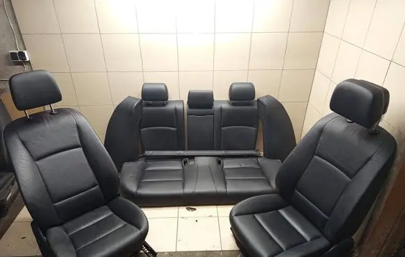 Seat set