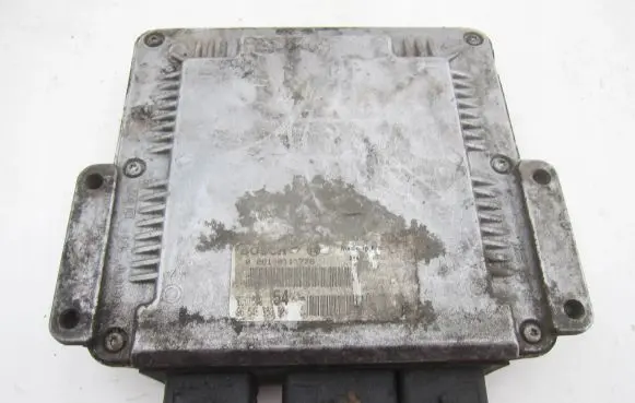 Peugeot 607 Engine control unit/module 9647473580