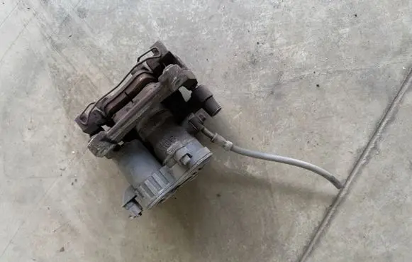 Ford Focus Rear brake caliper JX612D253B 2D253B 000H04