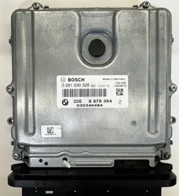 BMW 5 F10 F11 Engine control unit/module ECU 8576364 DDE8576364 0281030328