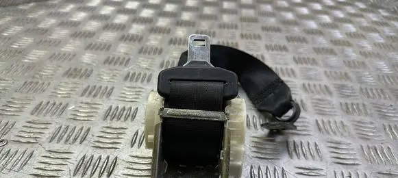 Rear seatbelt