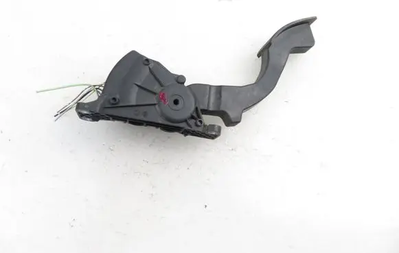 Mazda 3 I Accelerator throttle pedal 6PV00864101 4M519F836AG