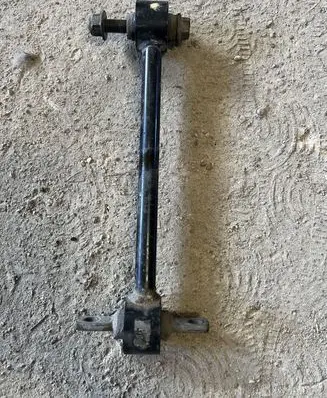 Rear control arm