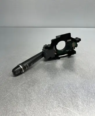 Volvo XC70 Wiper control stalk ---