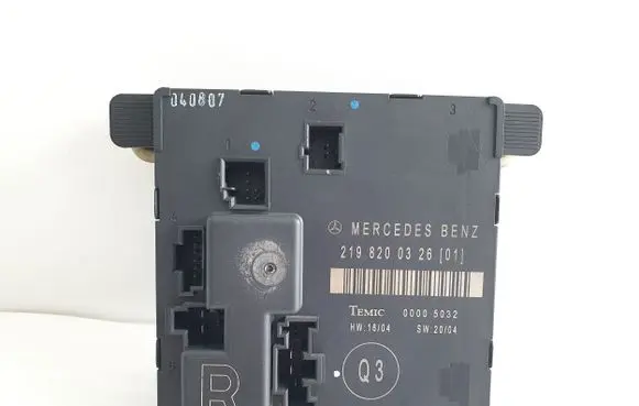 Mercedes-Benz CLS C219 Door control unit/module 2198200326