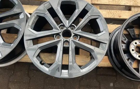 Audi A3 8Y R18 alloy rim 8Y0601025CM
