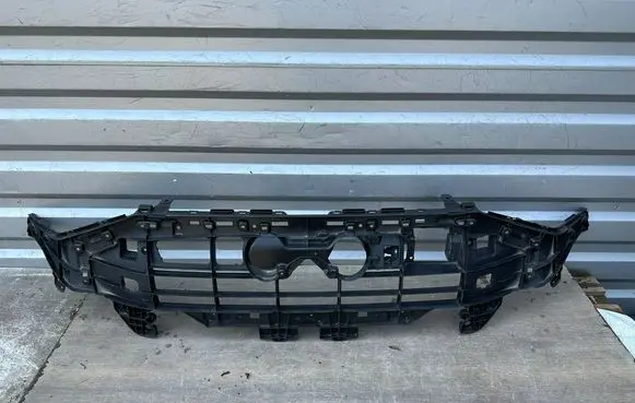 Audi e-tron Front bumper upper radiator grill 4KE807233