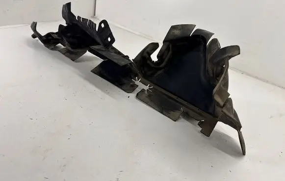 Chrysler Pacifica Intercooler air guide/duct channel 68229145AE 68229145AC 68229145AD
