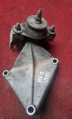 Renault Megane I Gearbox mounting bracket 7700832251