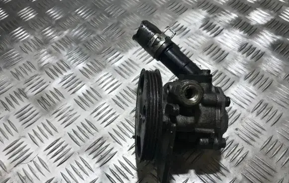 Mazda 323 Power steering pump