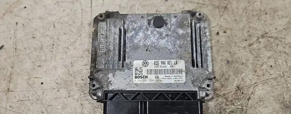 Volkswagen Golf V Engine control unit/module 03G906021LR 1039S15256 0281013260
